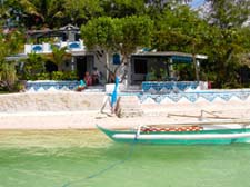 'Casa Greca' with boat.